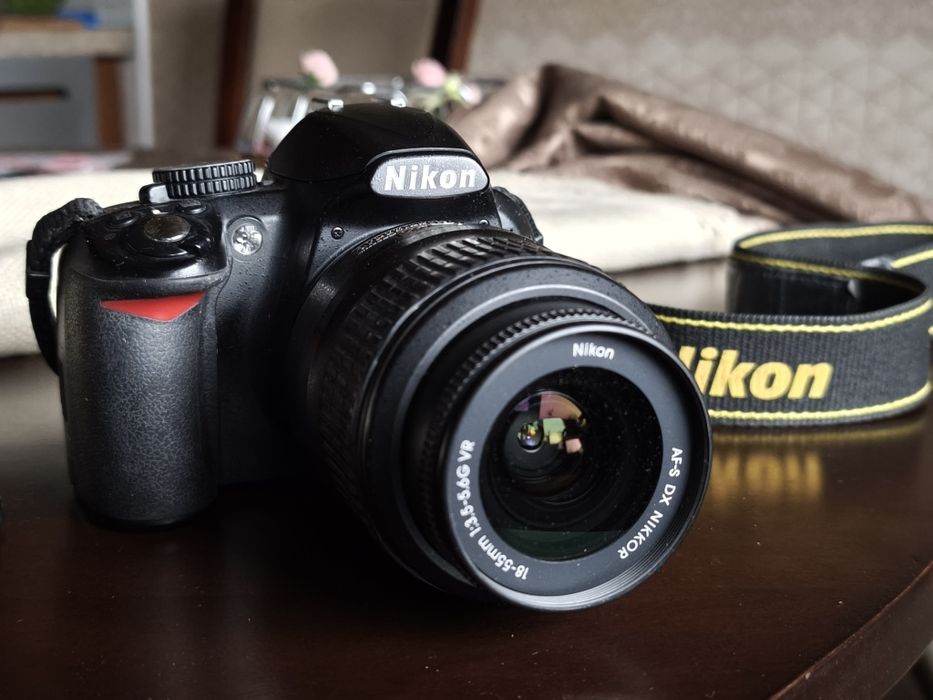 Nikon D3100 + obiektyw Nikkor AFS 18-55 f/3.5-5.6G