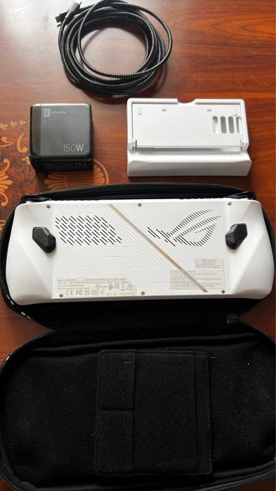 Rog ally z1 como  nova