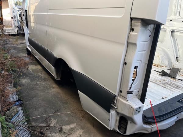 Painel trás esquerdo MERCEDES-BENZ Sprinter 3,5-t (907, 910)