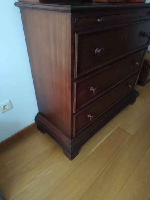 Cómoda escrivaninha em mogno