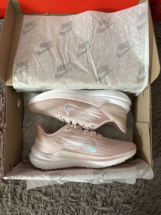 Жіночі кросівки Nike
