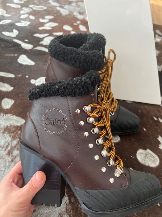 жіночі черевики казаки Chloé оригінал