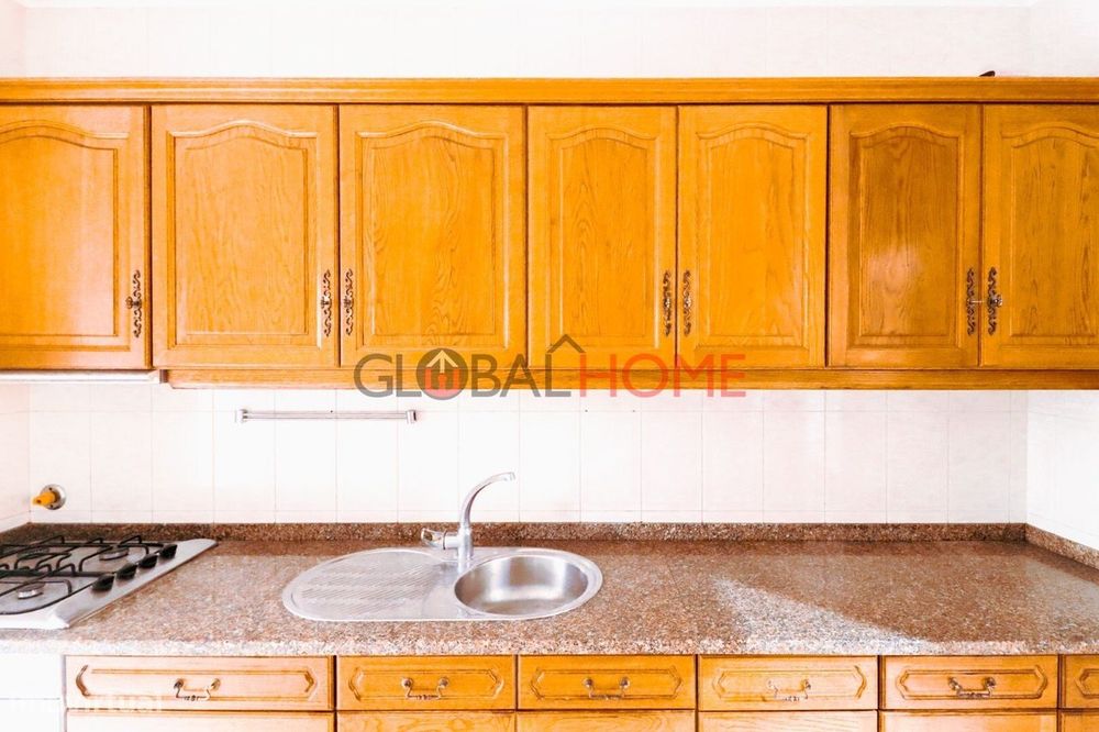 Apartamento T1 Renovado ao centro de Canelas