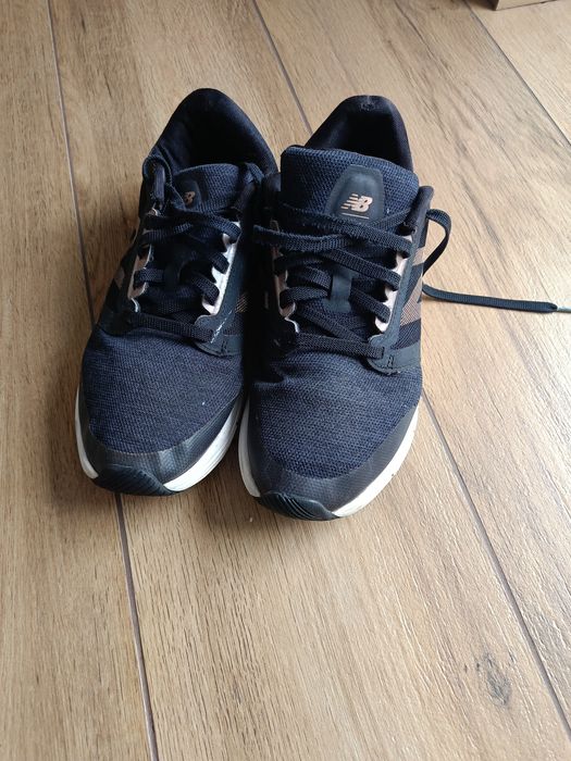 Adidasy New balance 39