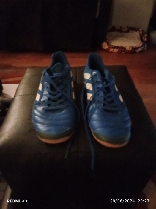 Tênis adidas em excelente estado