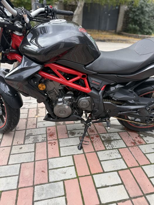 Мотоцикл geon benelli tnt300