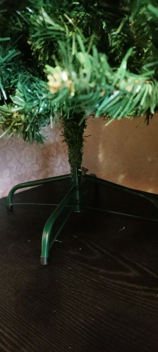 Продам ялинку англійську нова.