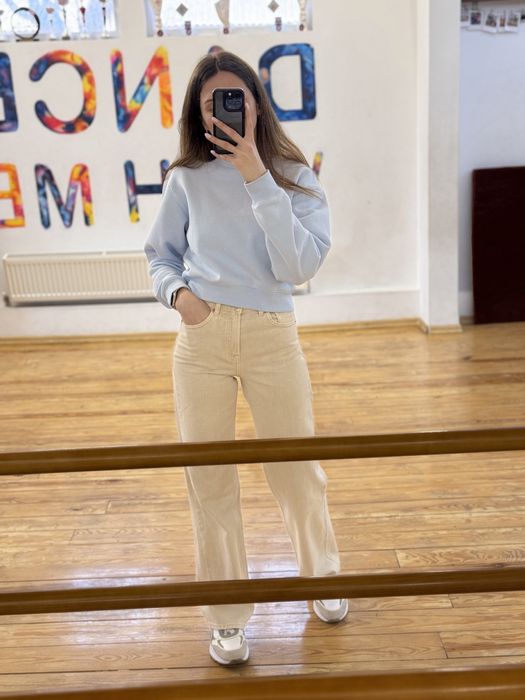 Молочні джинси stradivarius