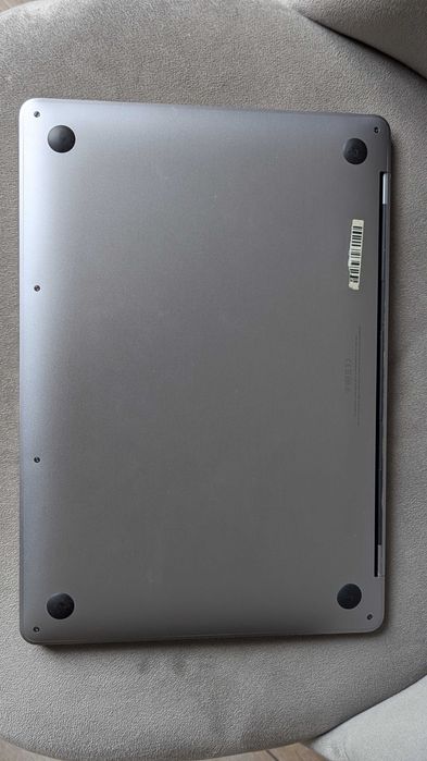 MacBook Pro 2020 i5/8/256