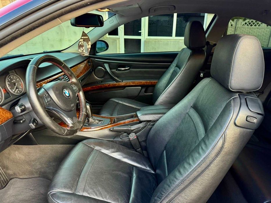 BMW 3 Series 2007 E92  •  325i AT (218 к.с.) xDrive  •  Base