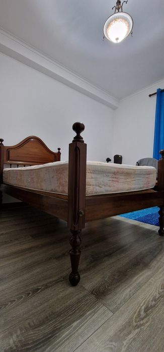 Vendo camas em bom estado