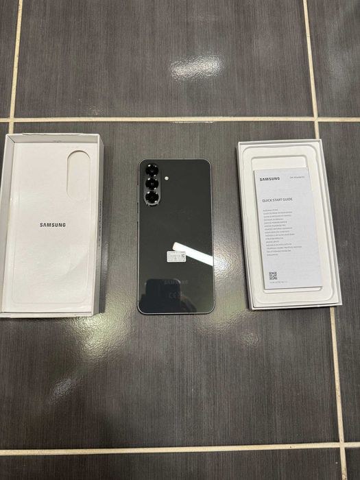 Samsung A56 5G 8/256 ДОБРИЙ СТАН! Незначні потертості на екрані!