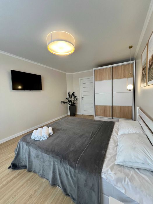 Гарна! 2 КІМНАТНА квартира з сучасним ремонтом, біля Обласної Лікарні