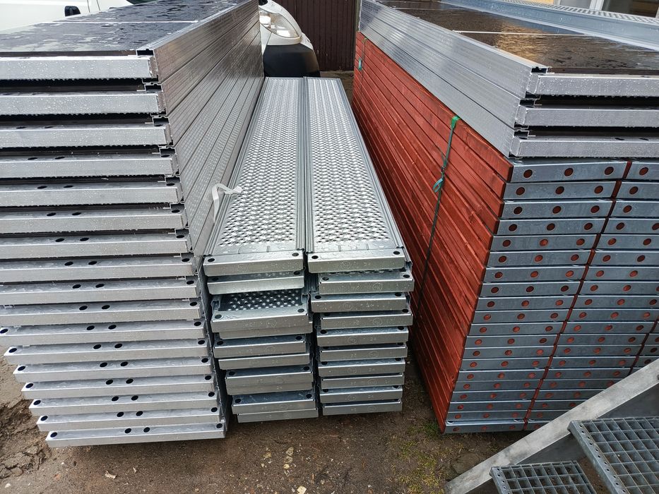 300 m2 Rusztowanie ramowe elewacyjne nowe