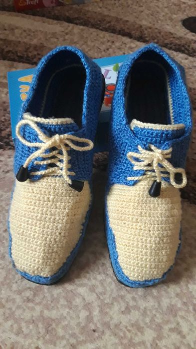 Туфлі жіночі в'язані.