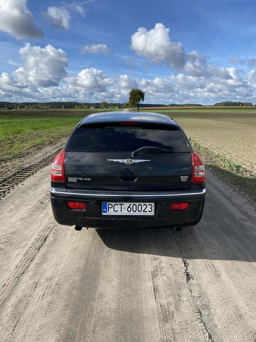 Sprzedam chrysler 300c 3.0D