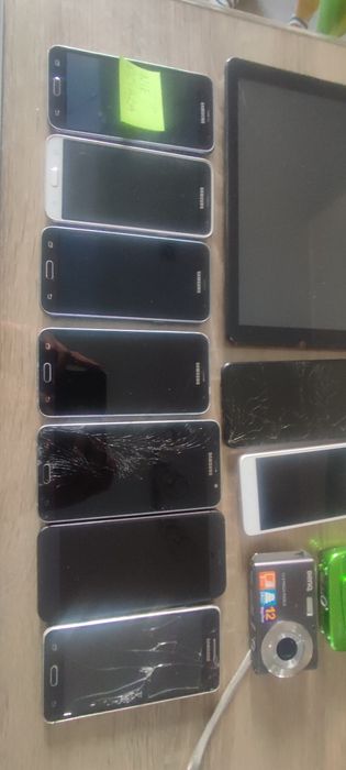 Sprzedam zestaw Smartfonow ,telefony 15 sztuk