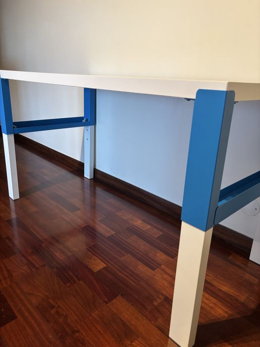 Secretária IKEA PÂHL – Em bom estado