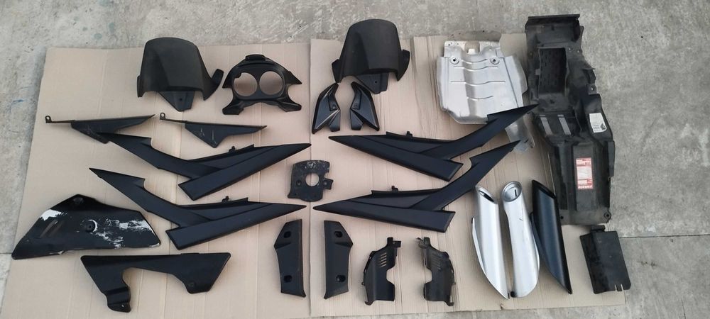 Пластик Suzuki GSR 600 06-10 Накладка боковая хвост плуг оригинал