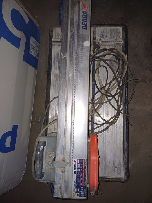 Piła elektryczna do płytek Dedra
