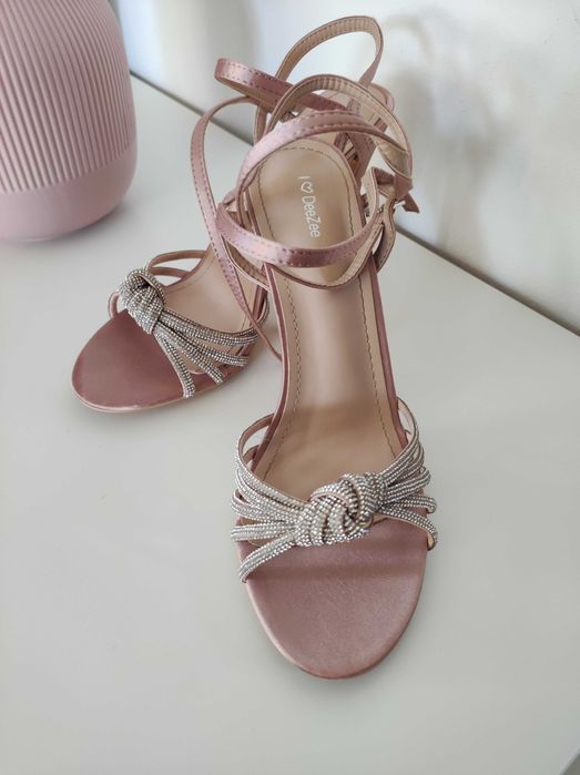 Różowe szpilki DeeZee 40