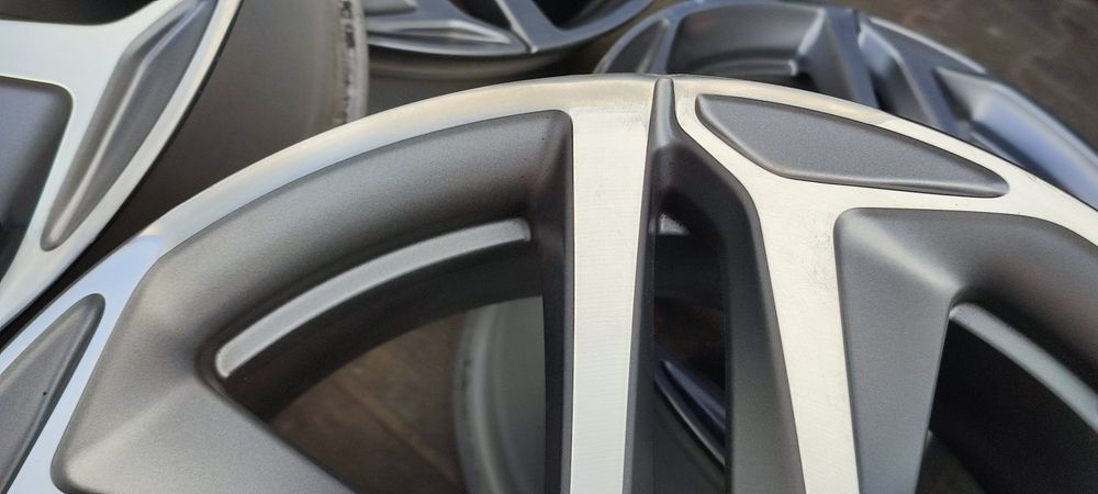 18" 8J 5x108 Orginalne Felgi Peugeot 308 II