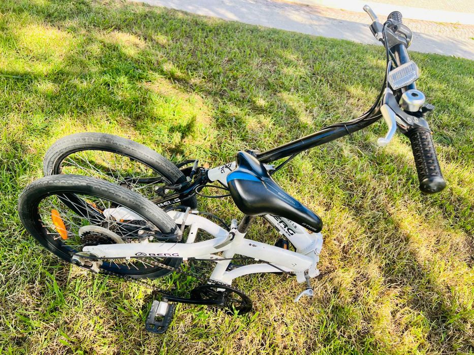 Bicicleta Dobrável Berg– Branca/Preto (Adulto ou Criança)