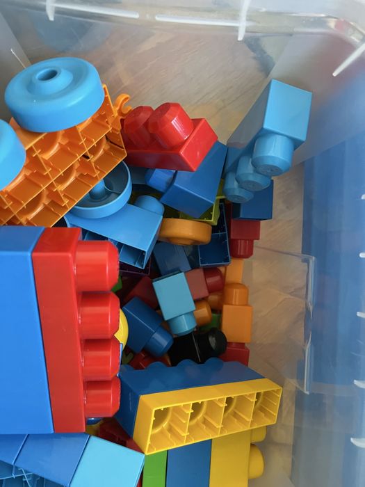 Klocki fisher price mega bloks, z muzyczną ciuchcią