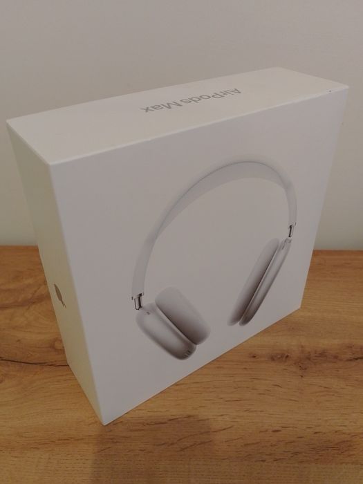 Коробка AirPods Max