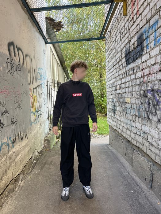 Лонг Levis.