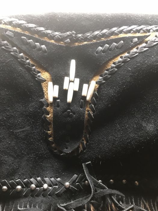 Mala em pele camurça