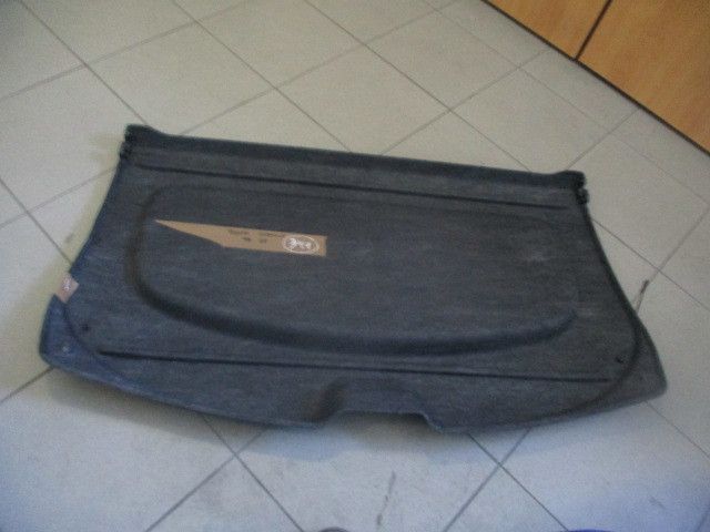 Chapeleira / tampo da mala TOYOTA Corolla Sedan (_E10_)