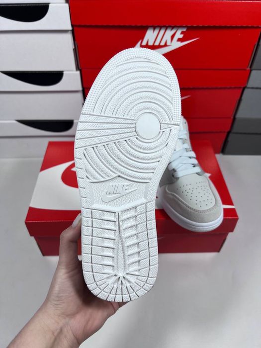 Nike Jordan 1 light grey