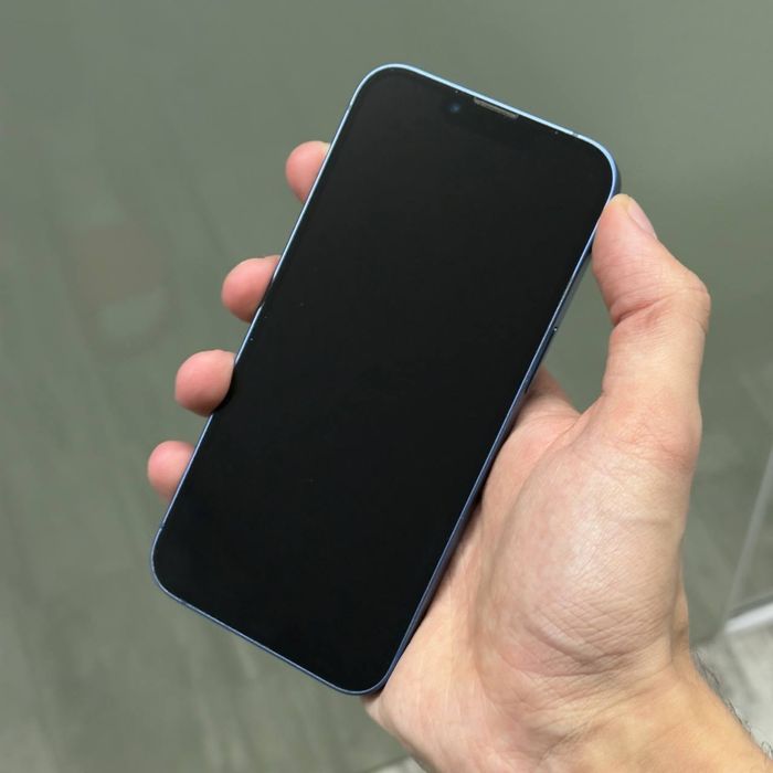 Продам айфон 13 512