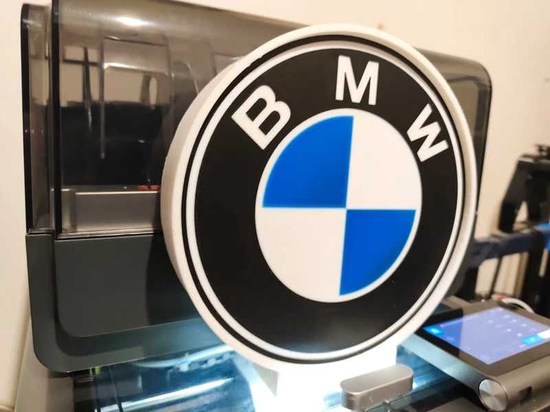 Lightbox luminaria decorativa BMW com caixa branca