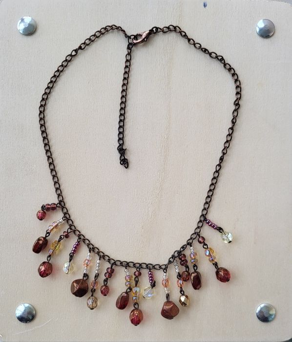 Бусы, чокеры (пластик, дерево)