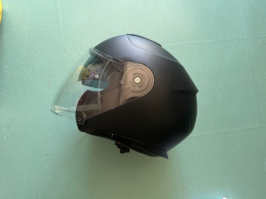 Capacete novo, preto, tamanho S, com protecção/saco