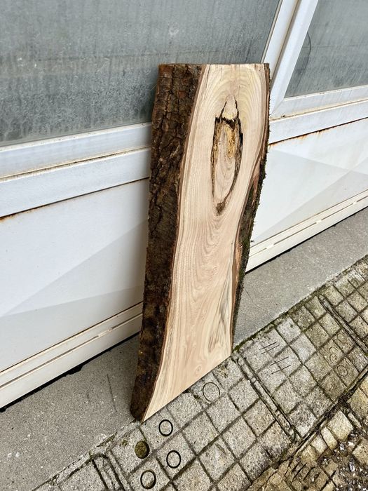 Tábua única de castanho maciço – peça exclusiva