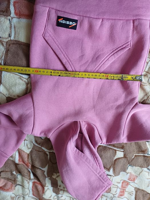 Теплий зимовий спортивний костюм на дівчинку.