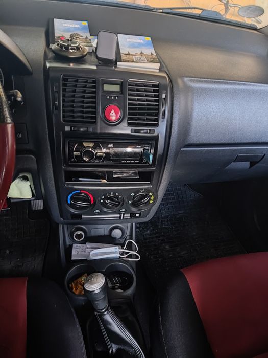 Hyundai продається