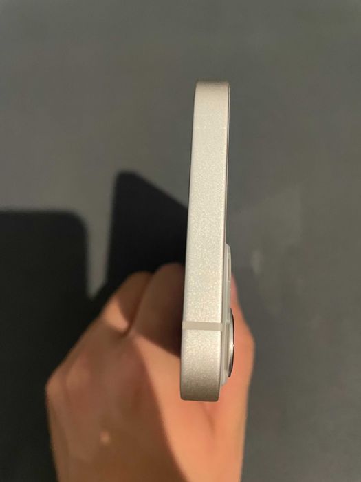iPhone 13 128 GB biały | 77% baterii