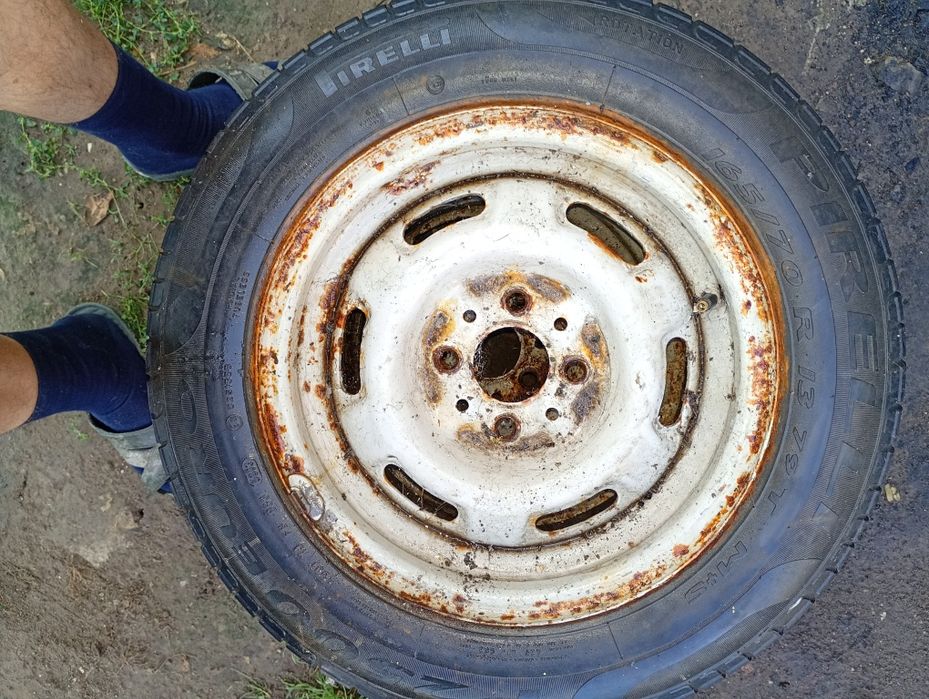 Продам резину на 13