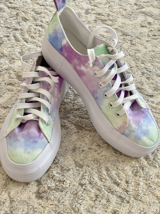 Продам кеди(нові)