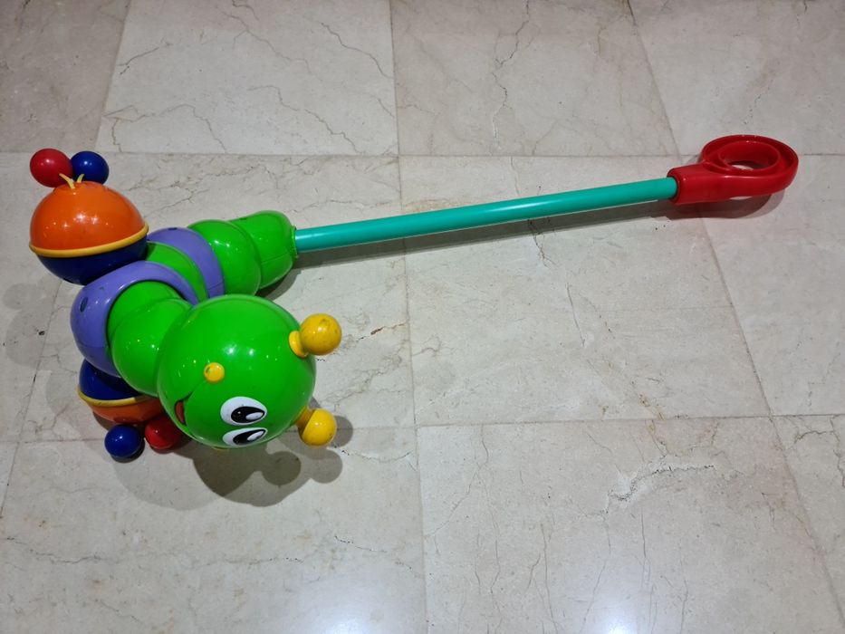 Andador Minhoca Fisher Price para Bebé
