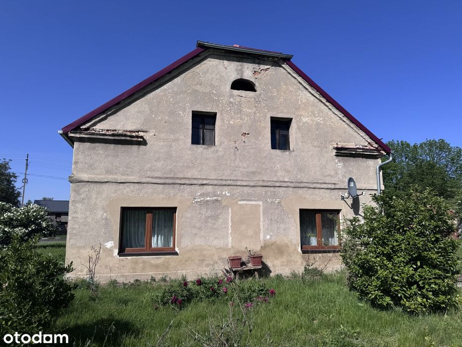 Wolnostojący dom z dużym potencjałem i  działką 640 m² w wsi