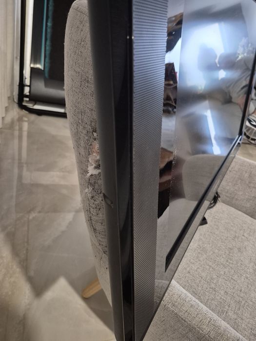 Televisão Samsung, incluído o suporte de parede