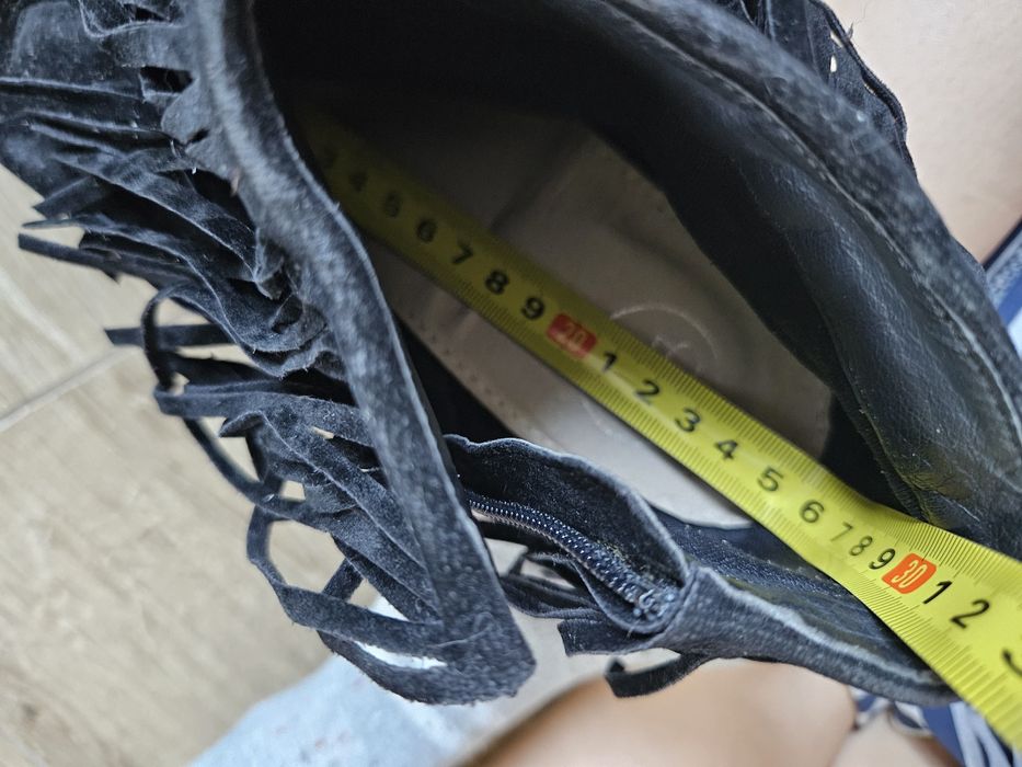 Botki z frędzelkami