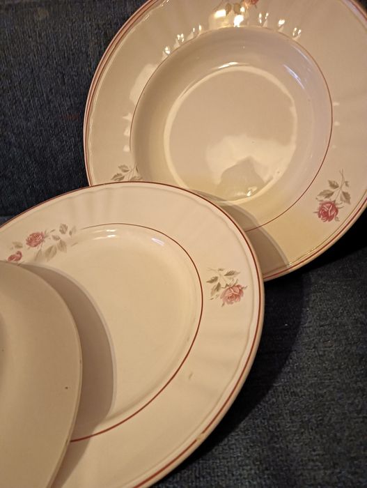 Conjunto de cerâmica/loiça 4 pratos antigos Faianças da Capoa Vintage*