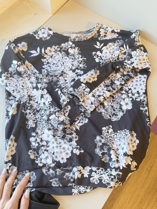 Віддам багато жіночого одягу S–M (мішками)