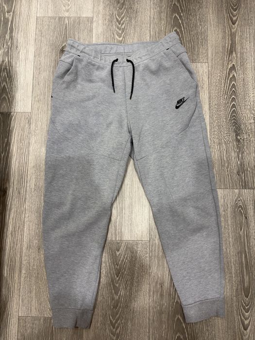 Штани Nike Tech Fleece , у сірому кольорі , в розмірі М
